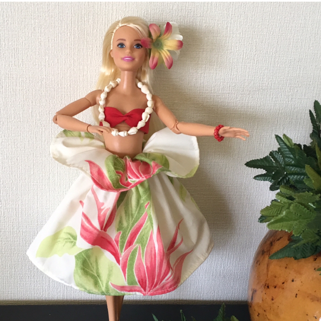Barbie(バービー)のバービー人形 フラダンス衣装【No.135】 ハンドメイドのぬいぐるみ/人形(人形)の商品写真