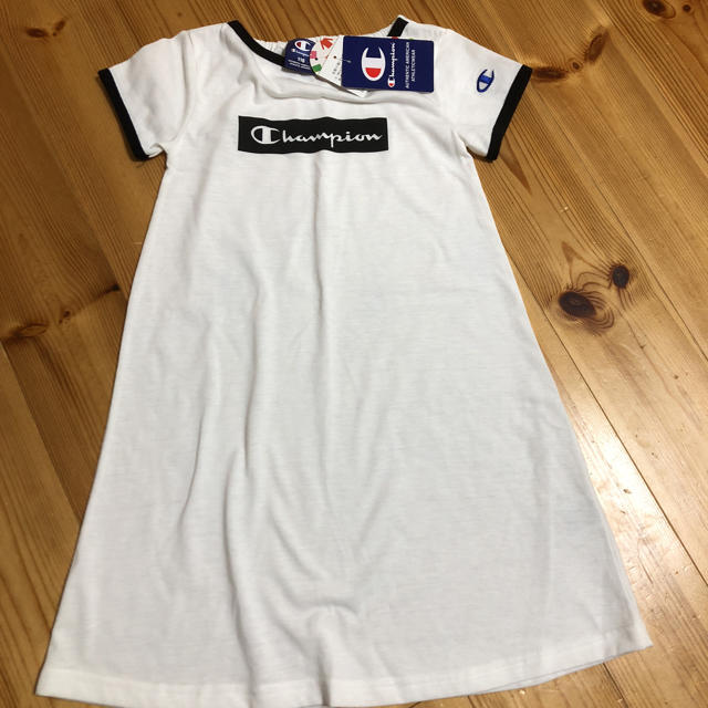 Champion(チャンピオン)のチャンピオンワンピース110 キッズ/ベビー/マタニティのキッズ服女の子用(90cm~)(ワンピース)の商品写真