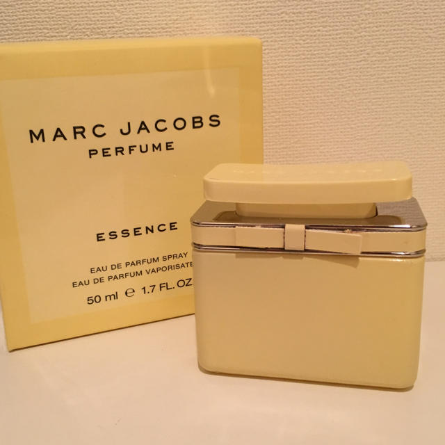 MARC JACOBS(マークジェイコブス)のマークジェイコブス  エッセンス EDP 香水 50ml ほぼ未使用品 コスメ/美容の香水(香水(女性用))の商品写真