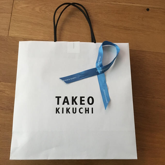 TAKEO KIKUCHI(タケオキクチ)のタケオキクチ ショップ袋 紙袋 リボン付 レディースのバッグ(ショップ袋)の商品写真