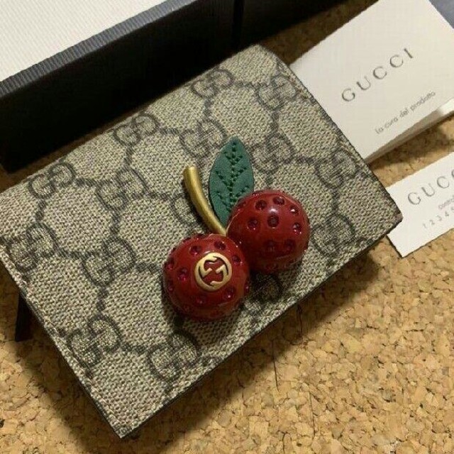 Gucci - 大人気  GUCCI  グッチ

 折り財布の通販 by リヘナ's shop｜グッチならラクマ