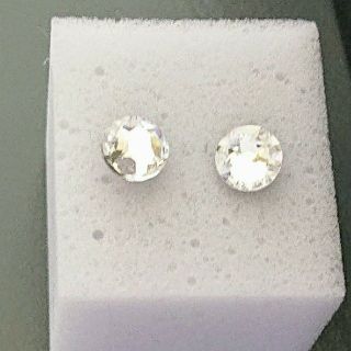 スワロフスキー(SWAROVSKI)のスワロフスキークリスタル  一粒ピアス(ピアス)