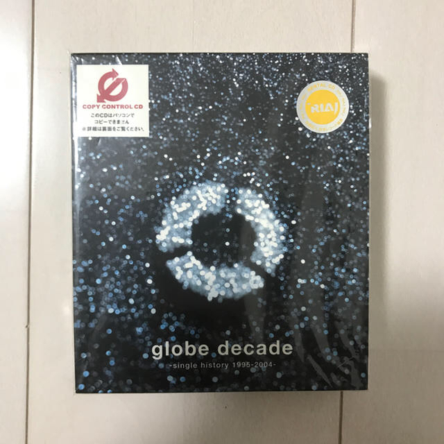 grove(グローブ)のglobe アルバム decade singlehistory1995-2004 エンタメ/ホビーのCD(ポップス/ロック(邦楽))の商品写真