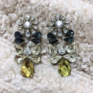 トゥデイフル(TODAYFUL)のTODAYFUL ビジューピアス(ピアス)