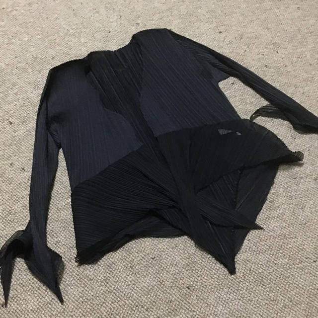 PLEATS PLEASE ISSEY MIYAKE(プリーツプリーズイッセイミヤケ)のジャケット レディースのジャケット/アウター(ノーカラージャケット)の商品写真