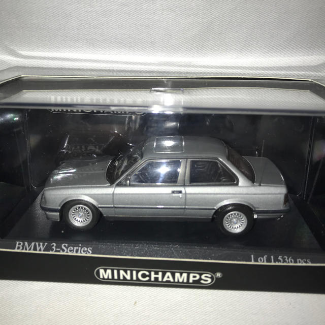 ミニチャンプス 1/43 BMW 3シリーズ 1989(シルバー)