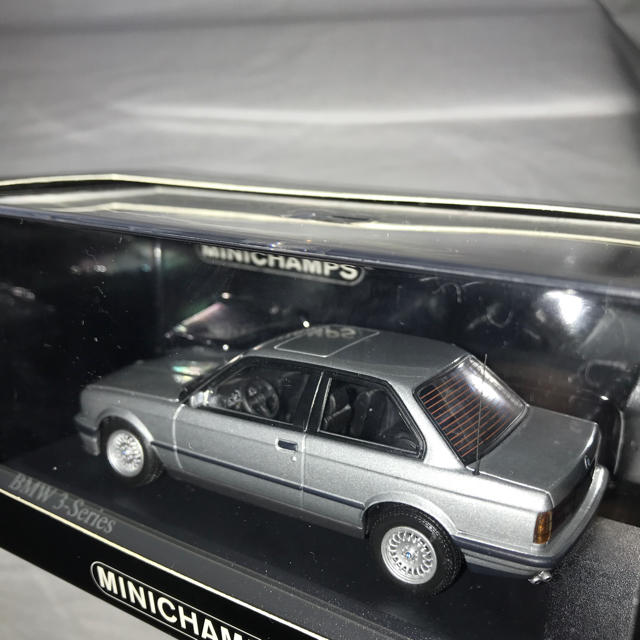 ミニチャンプス 1/43 BMW 3シリーズ 1989(シルバー)