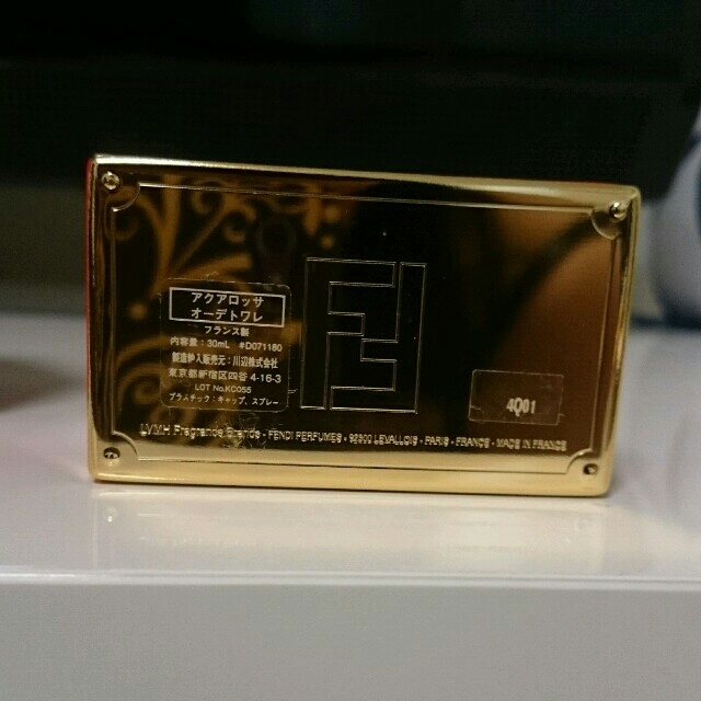 FENDI(フェンディ)のFENDI フェンディ 香水 30ml  コスメ/美容の香水(香水(女性用))の商品写真