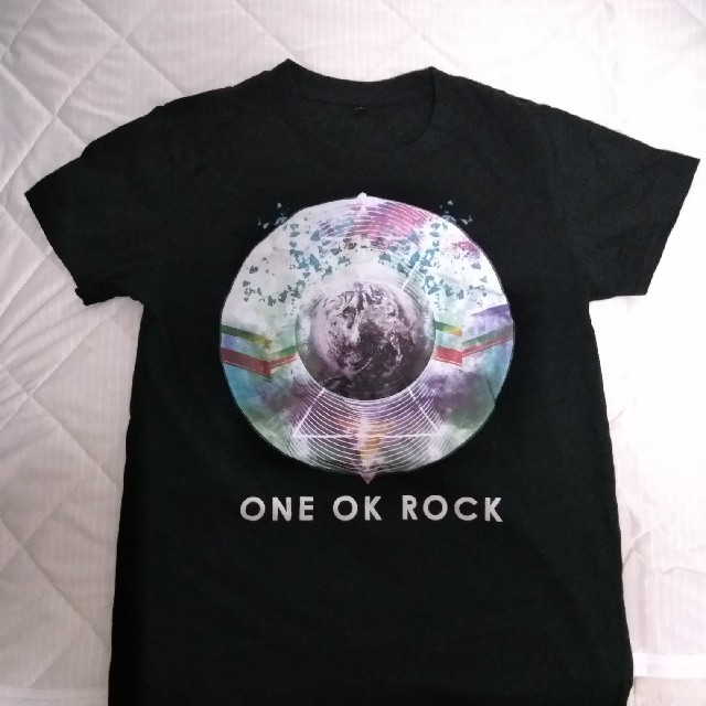 ONE OK ROCK(ワンオクロック)のONE OK ROCK　ツアーTシャツ エンタメ/ホビーのタレントグッズ(ミュージシャン)の商品写真