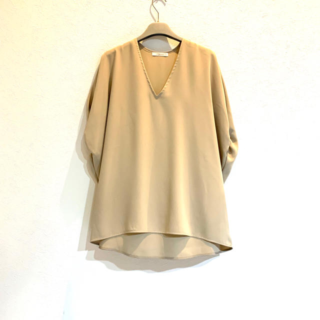 Plage(プラージュ)のplage 新品 今期 19SS ギャザードルマンブラウス ベージュ プラージュ レディースのトップス(シャツ/ブラウス(半袖/袖なし))の商品写真