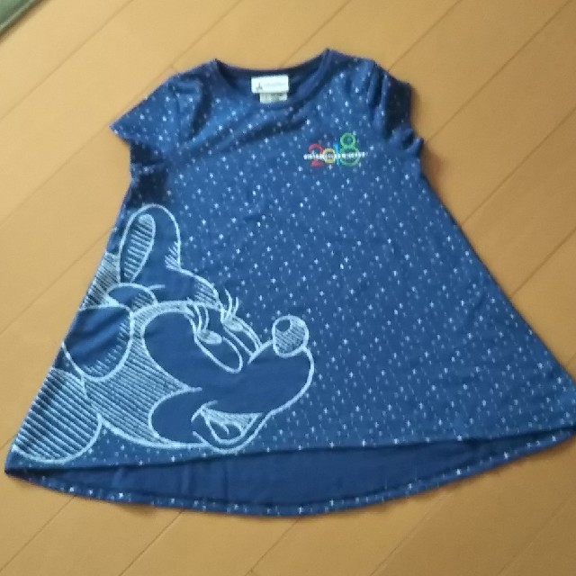 Disney(ディズニー)の希少❗️【新品】ディズニーワールド　カットソー　　130 キッズ/ベビー/マタニティのキッズ服女の子用(90cm~)(Tシャツ/カットソー)の商品写真