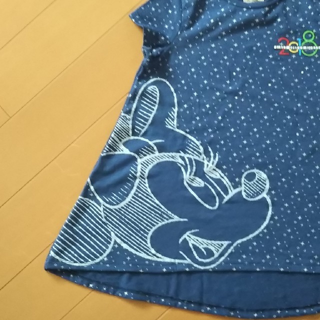 Disney(ディズニー)の希少❗️【新品】ディズニーワールド　カットソー　　130 キッズ/ベビー/マタニティのキッズ服女の子用(90cm~)(Tシャツ/カットソー)の商品写真