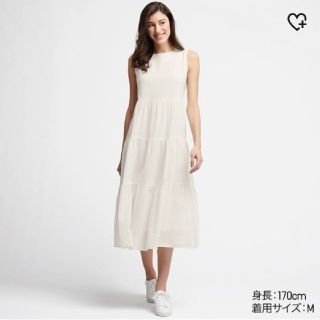 ユニクロ(UNIQLO)のティアードロングワンピース Mサイズ 白(ロングワンピース/マキシワンピース)