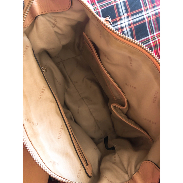 GUESS(ゲス)のお値下げしました!美品!! GUESSのbag レディースのバッグ(ハンドバッグ)の商品写真