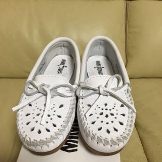 ミネトンカ(Minnetonka)の夏っぽいモカシン(ローファー/革靴)