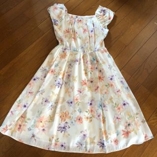 L'EST ROSE(ひざ丈ワンピース)のフリマアイテム一覧 L'EST ROSE(ひざ丈ワンピース)のフリマアイテム一覧