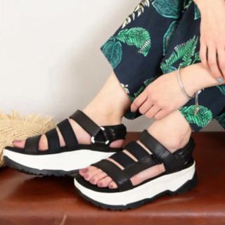 ビューティアンドユースユナイテッドアローズ(BEAUTY&YOUTH UNITED ARROWS)のTEVA zamora スポサン サイズ6 新品(サンダル)