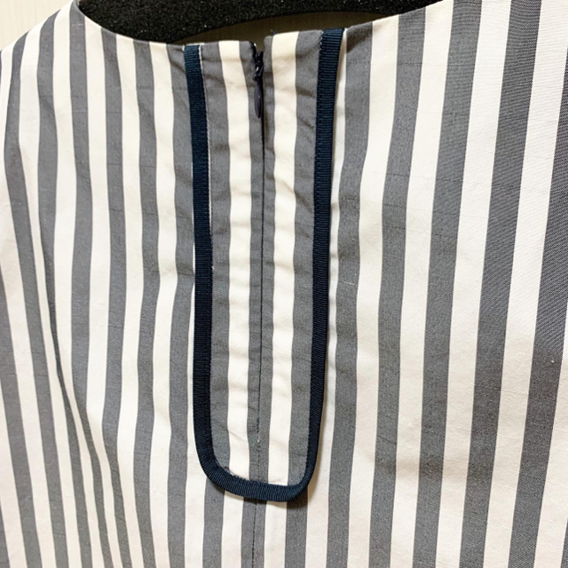 tiara(ティアラ)の定価12000円♡ティアラ グレー ホワイト ストライプ カットソー Tシャツ レディースのトップス(Tシャツ(半袖/袖なし))の商品写真