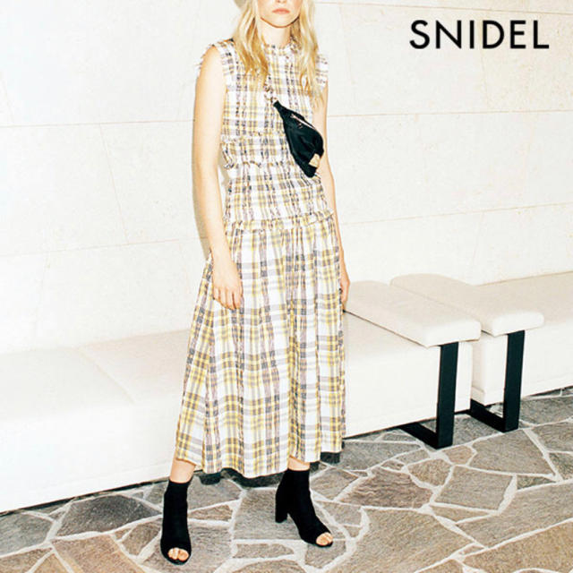 SNIDEL(スナイデル)のチェックシャーリングロングワンピ イエロー レディースのワンピース(ひざ丈ワンピース)の商品写真