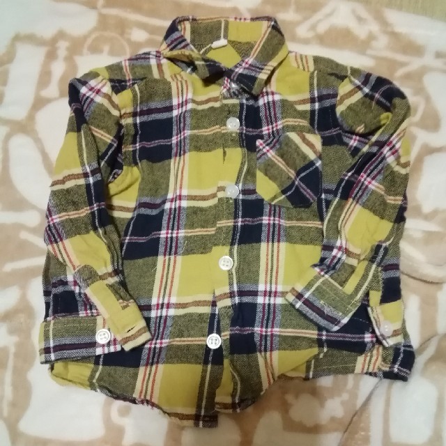 チェックシャツ黄色95 キッズ/ベビー/マタニティのキッズ服男の子用(90cm~)(Tシャツ/カットソー)の商品写真