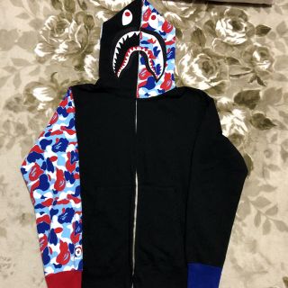 アベイシングエイプ(A BATHING APE)のAPE BAPE shark hoodie パーカー パリ パーカー camo(パーカー)