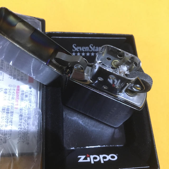 ZIPPO(ジッポー)のZIPPO sevenstars セブンスター 当選品ブラック 未使用品 メンズのファッション小物(タバコグッズ)の商品写真