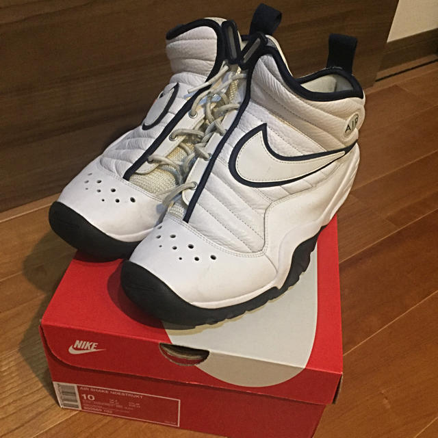 NIKE(ナイキ)のNIKE AIR SHAKE NDESTRUKT white 28cm メンズの靴/シューズ(スニーカー)の商品写真