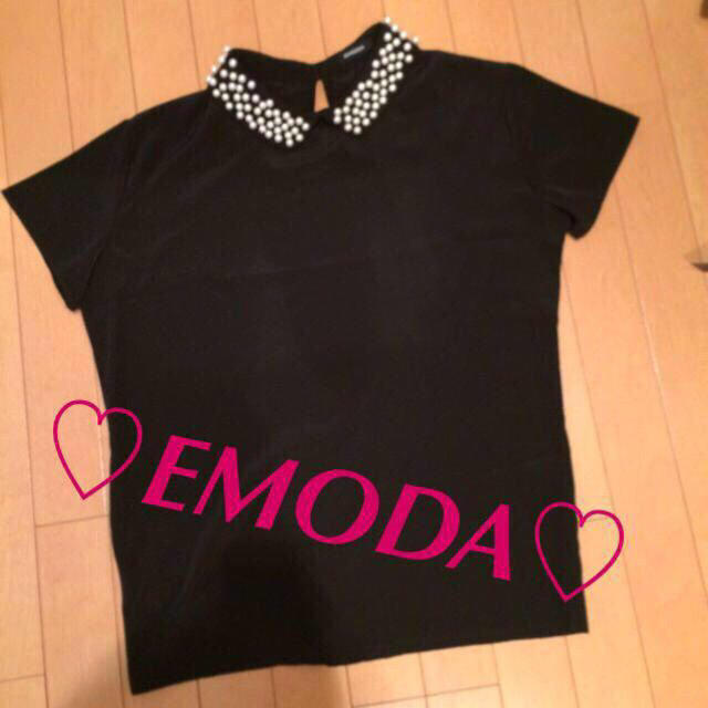 EMODA(エモダ)のEMODA❤️ビジュー付きシャツ レディースのトップス(シャツ/ブラウス(半袖/袖なし))の商品写真