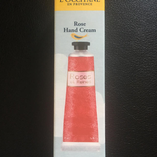 L'OCCITANE(ロクシタン)の【新品】ロクシタンハンドクリーム ローズ30ml コスメ/美容のボディケア(ハンドクリーム)の商品写真