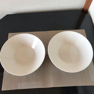 イッタラ(iittala)の値下げしました！  イッタラ ティーマ ボウル 白 21cm(食器)