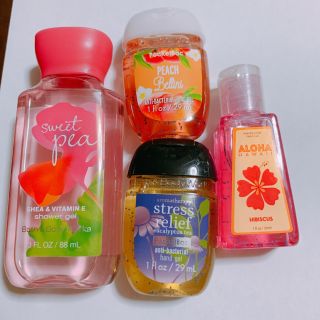 バスアンドボディーワークス(Bath & Body Works)の【お値下げしました】【新品】Bath&BodyWorks ジェル 4つセット(ボディソープ/石鹸)