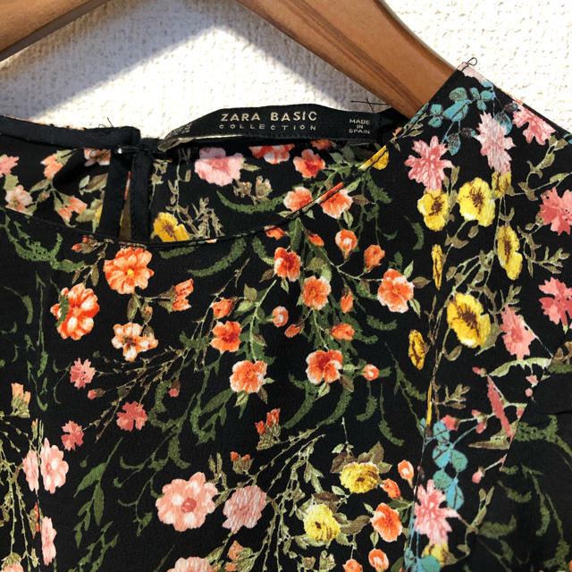 ZARA(ザラ)のZARA 花柄 長袖ブラウス レディースのトップス(シャツ/ブラウス(長袖/七分))の商品写真