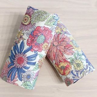 花柄×デニム*ﾟ エルゴ よだれカバー(外出用品)