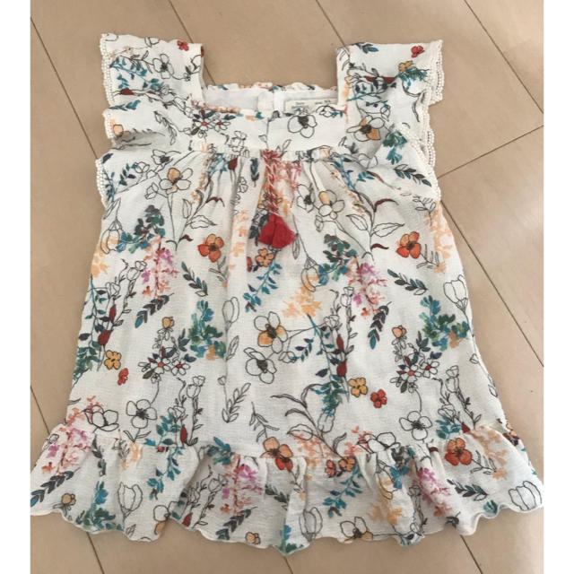 ZARA KIDS(ザラキッズ)のzarababyフローラルプリントワンピース キッズ/ベビー/マタニティのキッズ服女の子用(90cm~)(ワンピース)の商品写真