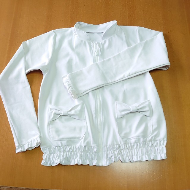 ラッシュガード　130㎝ キッズ/ベビー/マタニティのキッズ服女の子用(90cm~)(水着)の商品写真