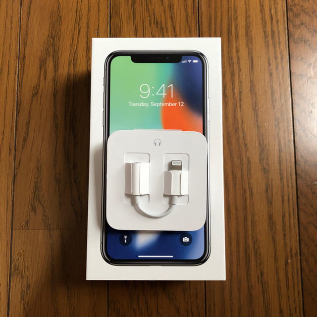 Apple(アップル)のiPhone ヘッドフォンジャックアダプタ スマホ/家電/カメラのスマホアクセサリー(ストラップ/イヤホンジャック)の商品写真