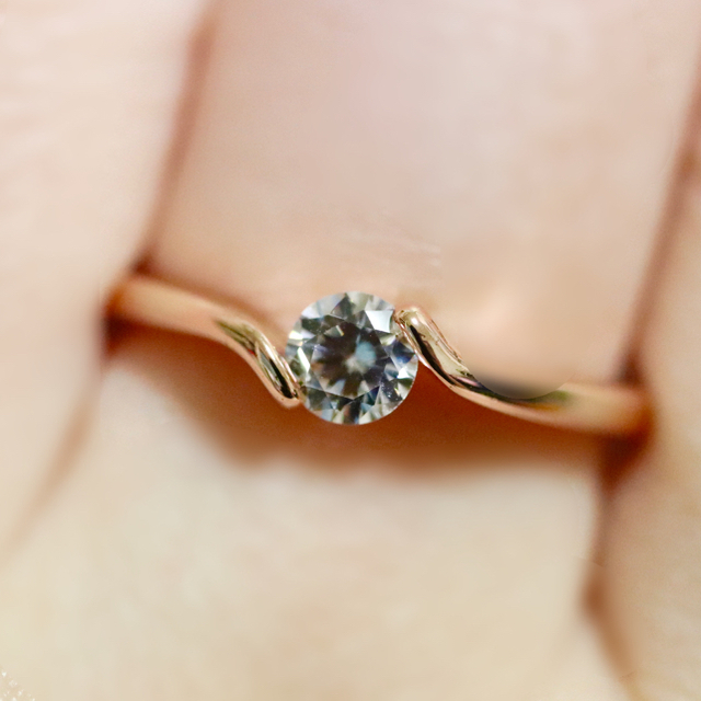 即購入OK●高品質＊czダイヤモンドのシンプル一粒ピンクゴールドカラーリング指輪 レディースのアクセサリー(リング(指輪))の商品写真
