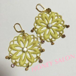 ハニーサロン(Honey Salon)のハニーサロン 花モチーフ ピアス(ピアス)