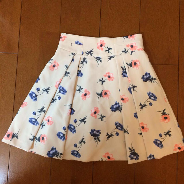 Rirandture(リランドチュール)のみぃみ様専用♡花柄スカート♡ レディースのスカート(ひざ丈スカート)の商品写真