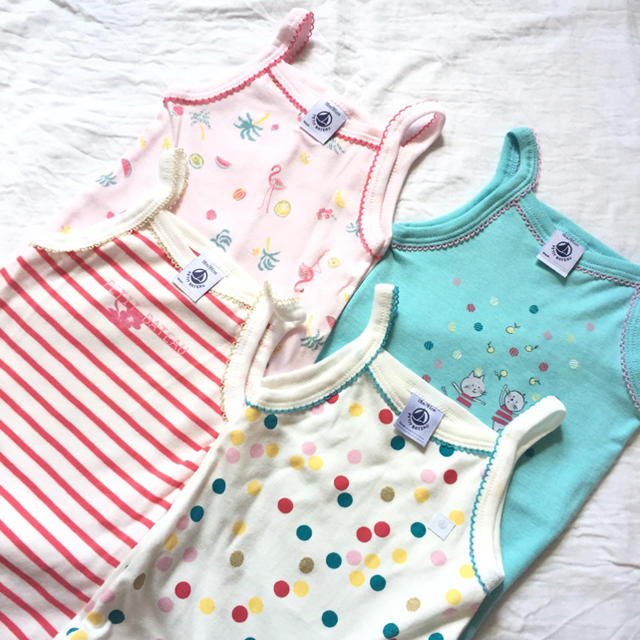 PETIT BATEAU(プチバトー)の新品未使用 プチバトー 18m キャミソールボディ肌着４枚組 グリーンねこセット キッズ/ベビー/マタニティのベビー服(~85cm)(肌着/下着)の商品写真