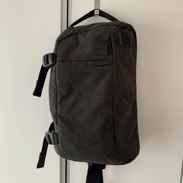 Incase DSLR sling pack カメラバッグ