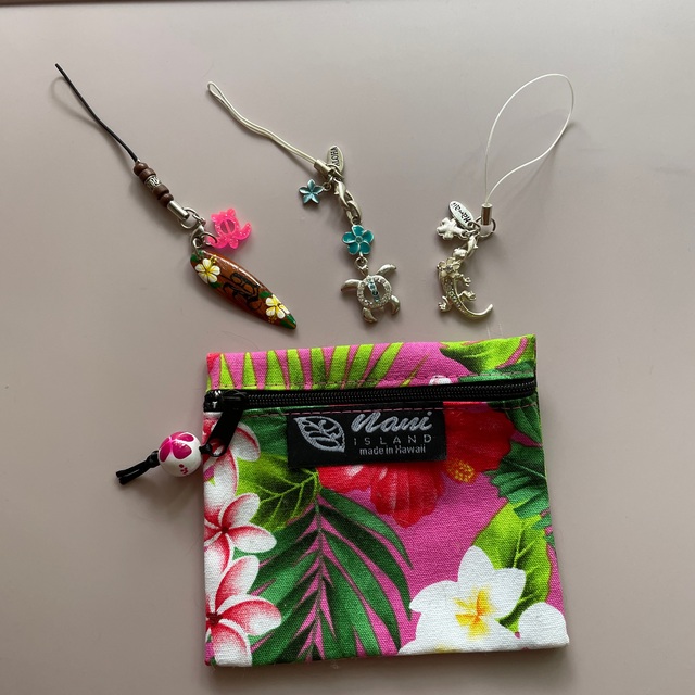 ハワイストラップ3本とポーチ レディースのファッション小物(キーホルダー)の商品写真