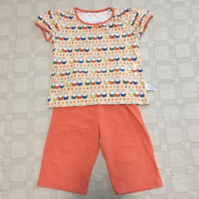 UNIQLO(ユニクロ)のemaさま専用 キッズ/ベビー/マタニティのキッズ服女の子用(90cm~)(パジャマ)の商品写真