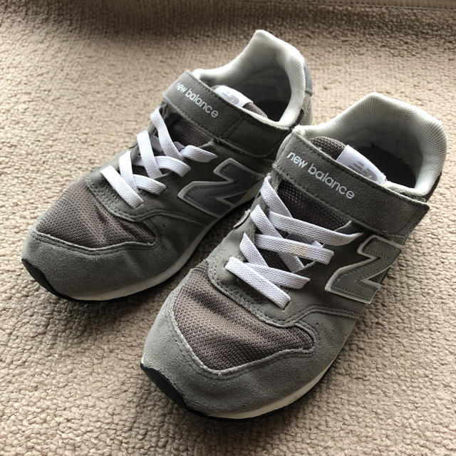 New Balance(ニューバランス)の☆ニューバランス ジュニアスニーカー21センチ☆ キッズ/ベビー/マタニティのキッズ靴/シューズ(15cm~)(スニーカー)の商品写真