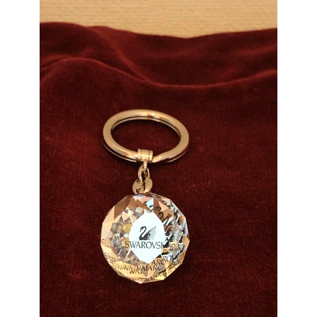 SWAROVSKI - スワロフスキー キーホルダー ボール型の通販 by 蘭 SWAROVSKI - スワロフスキー キーホルダー ボール型の通販 by 蘭
