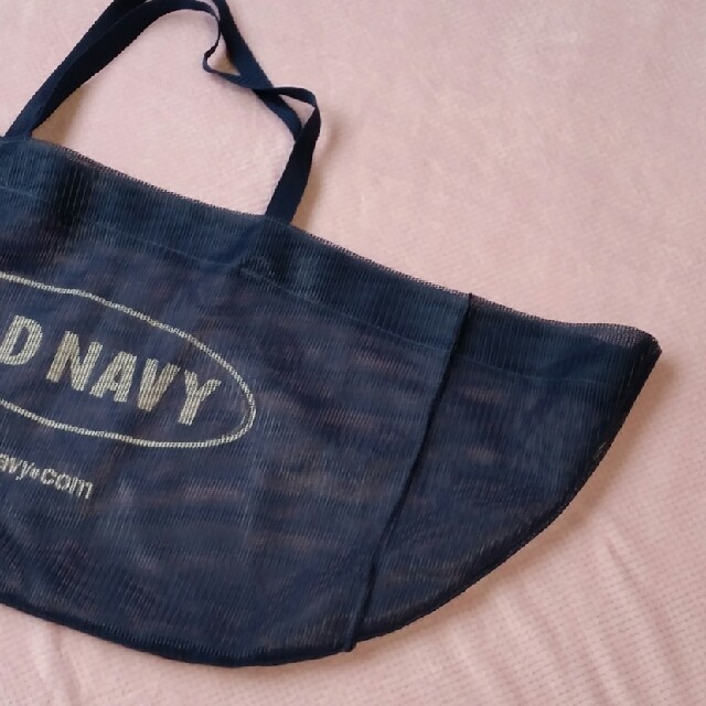 Old Navy(オールドネイビー)のレアold navyメッシュ素材オールドネイビー中古ブルー×白ロゴBIGバッグ レディースのバッグ(トートバッグ)の商品写真