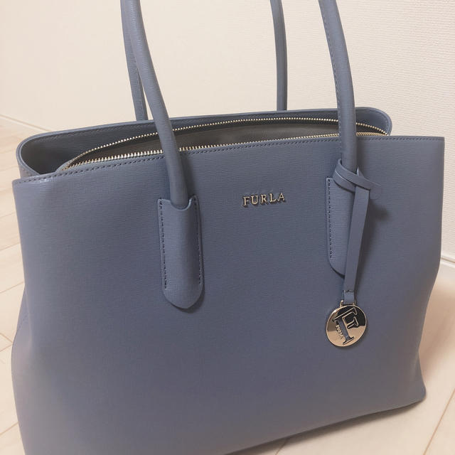 Furla - FURLA フルラ美品A4ファイル入るサイズです！の通販 by じゃぁ ...