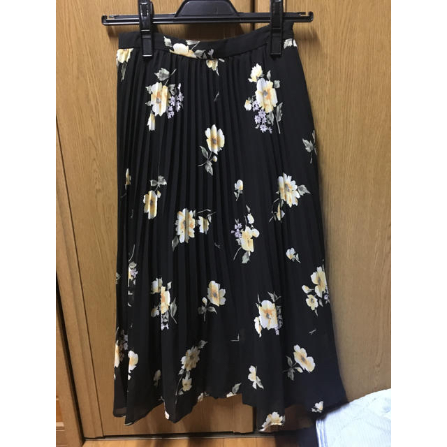 Noela(ノエラ)のノエラ✳︎花柄プリーツスカート レディースのスカート(ひざ丈スカート)の商品写真
