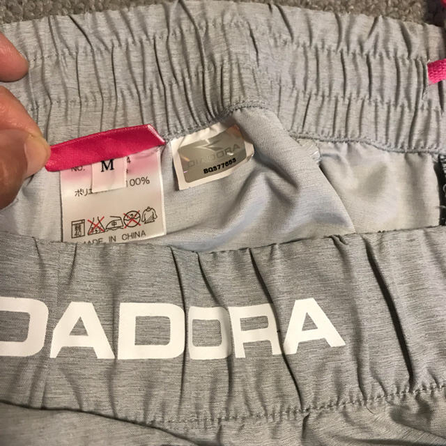 DIADORA(ディアドラ)のディアドラショートパンツ Ｍサイズ レディース スポーツ/アウトドアのテニス(ウェア)の商品写真