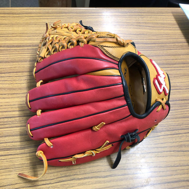Louisville Slugger(ルイスビルスラッガー)のスラッガー オーダーグローブ スポーツ/アウトドアの野球(グローブ)の商品写真
